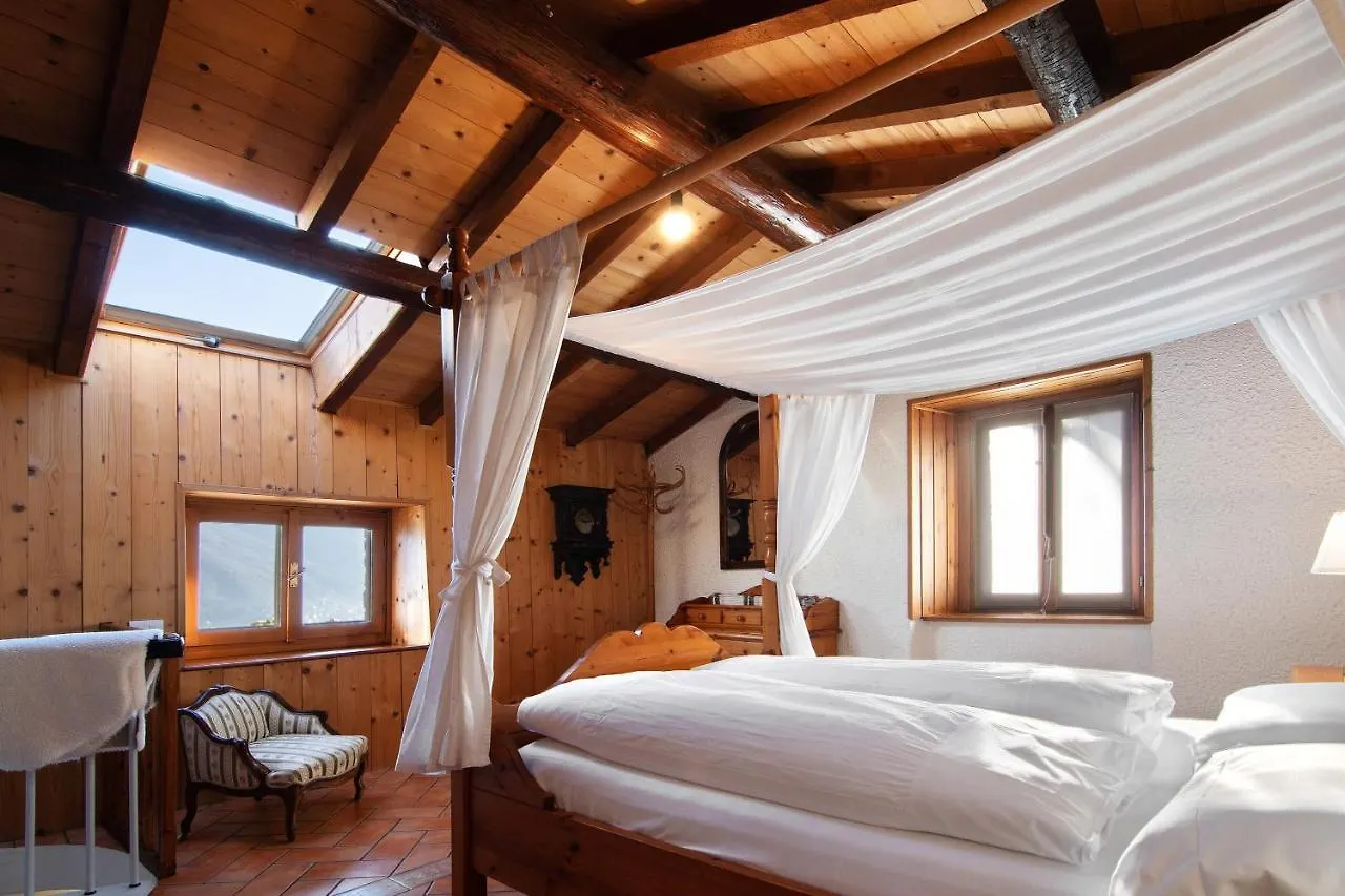Stone House Of The Year 1500 Villa Moltrasio 0*,